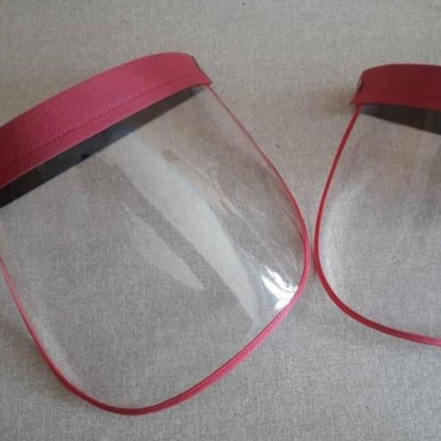 Escudo facial transparente para proteção contra vírus - Aplicações em folha de PVC