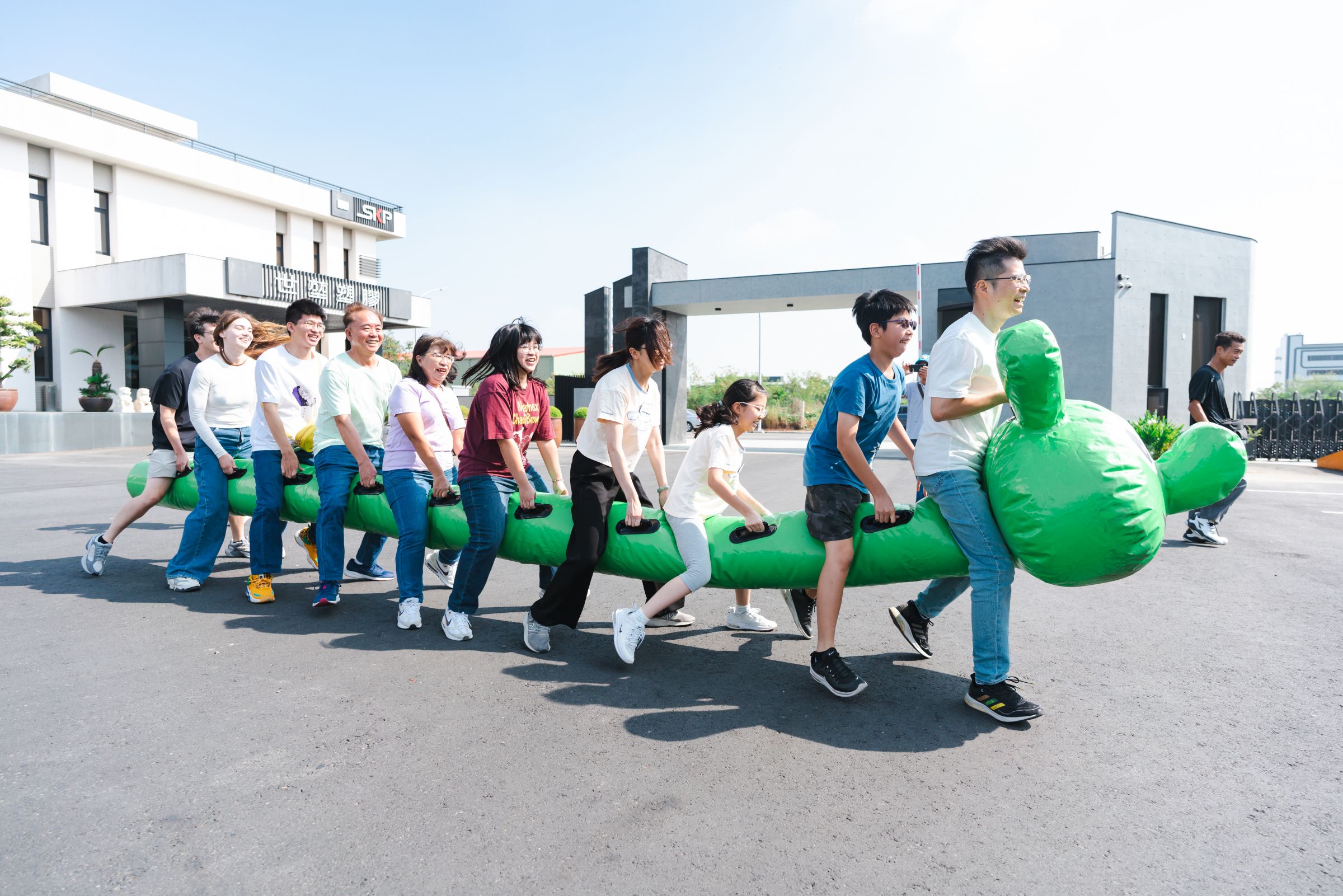 Racing Caterpillar Green Team