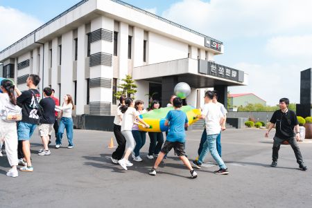 Echipa A pentru Competiția Lunii Flotante